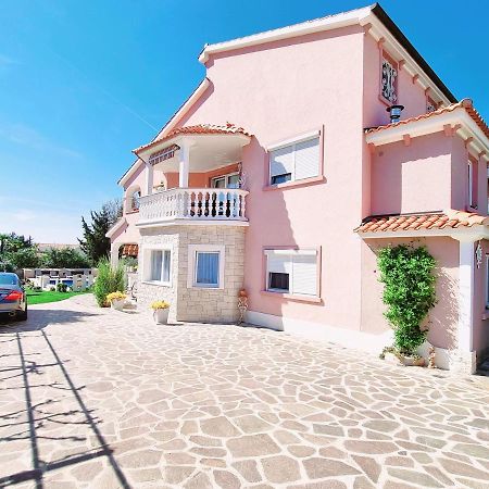 Apartment Villa Engel With Pool Porec Bagian luar foto