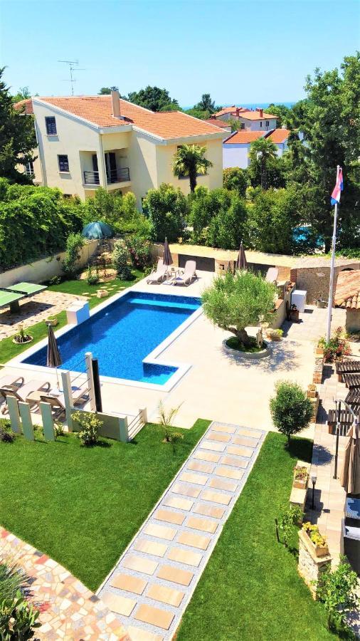 Apartment Villa Engel With Pool Porec Bagian luar foto