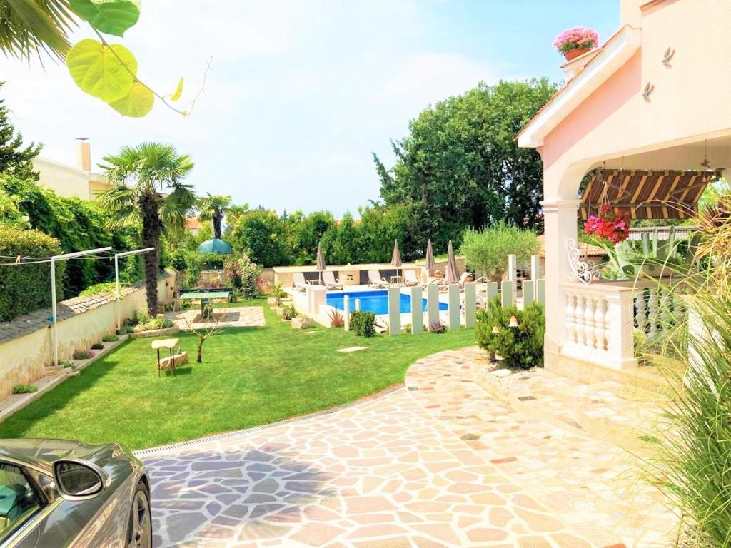 Apartment Villa Engel With Pool Porec Bagian luar foto