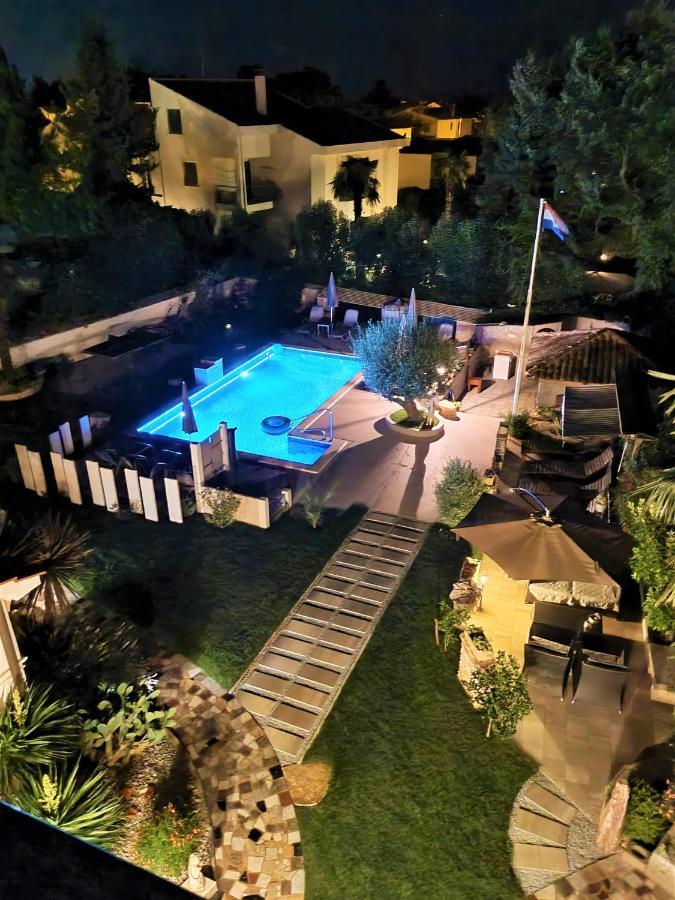 Apartment Villa Engel With Pool Porec Bagian luar foto