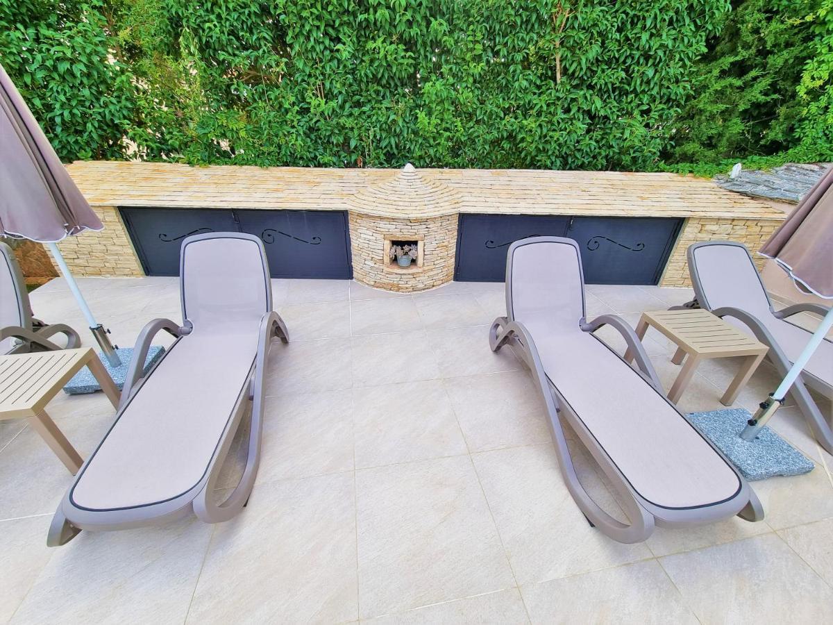 Apartment Villa Engel With Pool Porec Bagian luar foto