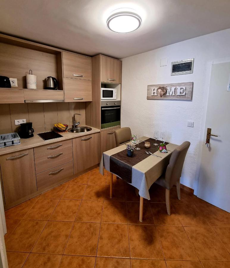 Apartment Villa Engel With Pool Porec Bagian luar foto