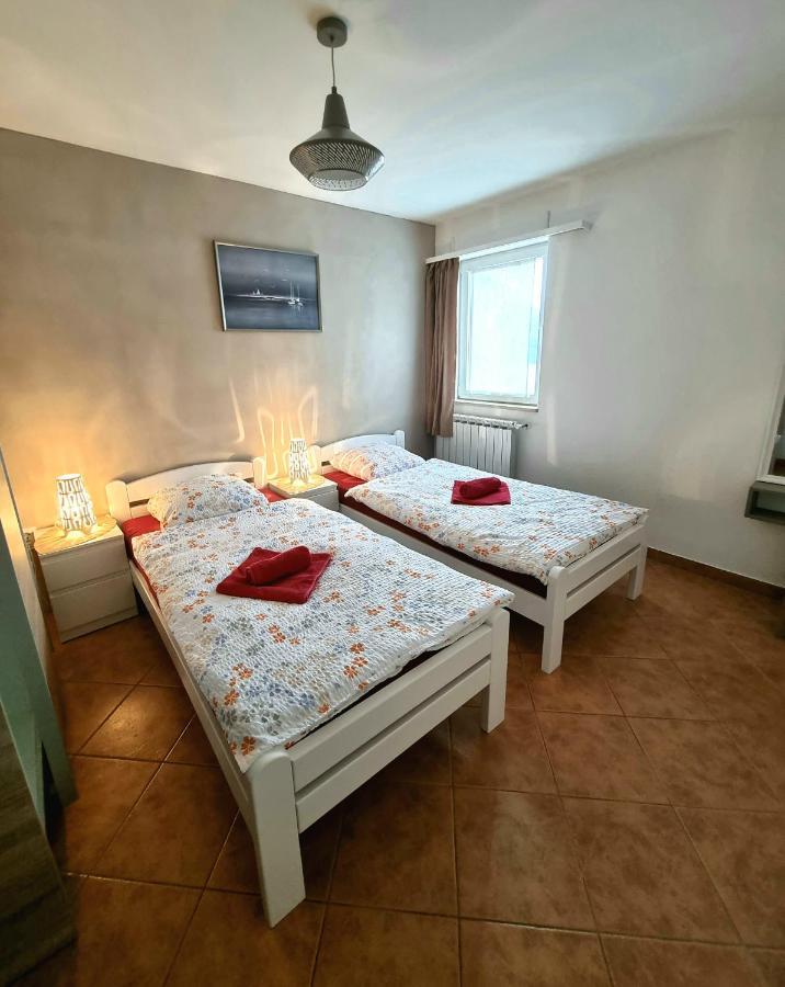 Apartment Villa Engel With Pool Porec Bagian luar foto