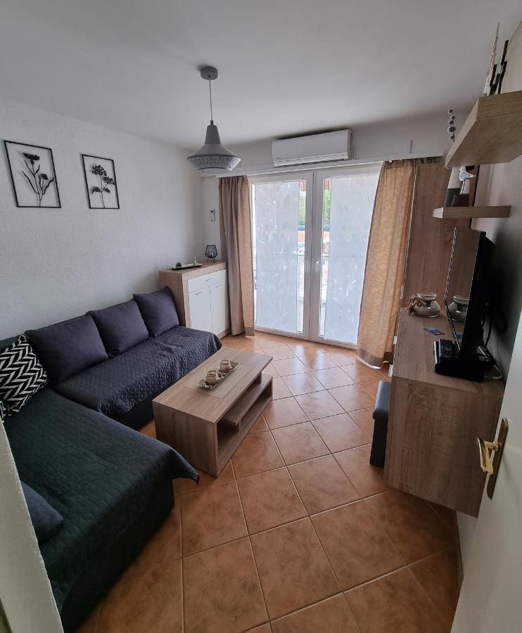 Apartment Villa Engel With Pool Porec Bagian luar foto