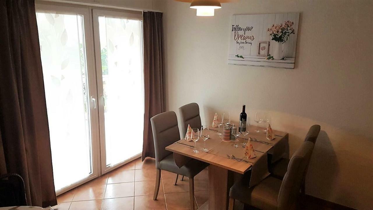 Apartment Villa Engel With Pool Porec Bagian luar foto