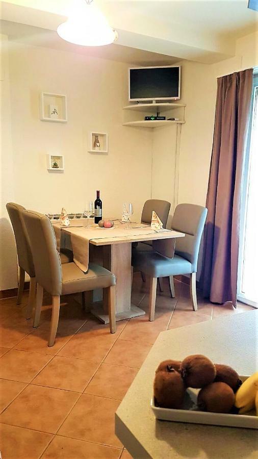Apartment Villa Engel With Pool Porec Bagian luar foto