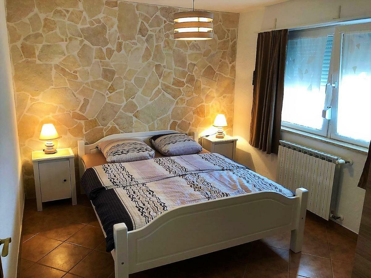 Apartment Villa Engel With Pool Porec Bagian luar foto